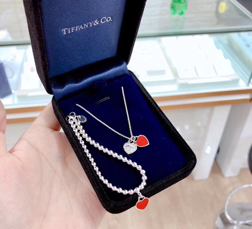 NO:102353,Tiffany/Tiffany & Co./Tiffany cherry blossom pink blue double heart enamel necklace/bracelet Tiffany is based on love and beauty, romantic and dreams. It is equipped with original box, genuine counter  , Tiffany bracelet Tiffany necklace, tiffany, necklace, bracelet19860909蒂芙尼/Tiffany & Co./蒂芙尼樱花粉蓝色双心珐琅项链/手链 Tiffany以爱与美、罗曼蒂克与梦想为题 配原装盒子,专柜正品 ,蒂芙尼手链蒂芙尼项链,tiffany,necklace,bracelet,Jewelry