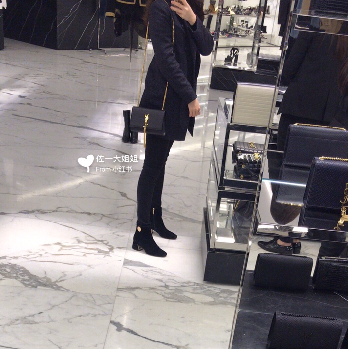 YSL 𝐊𝐚𝐭𝐞 20𝐜𝐦 鱼子酱流苏链条包 474366黑色/金扣