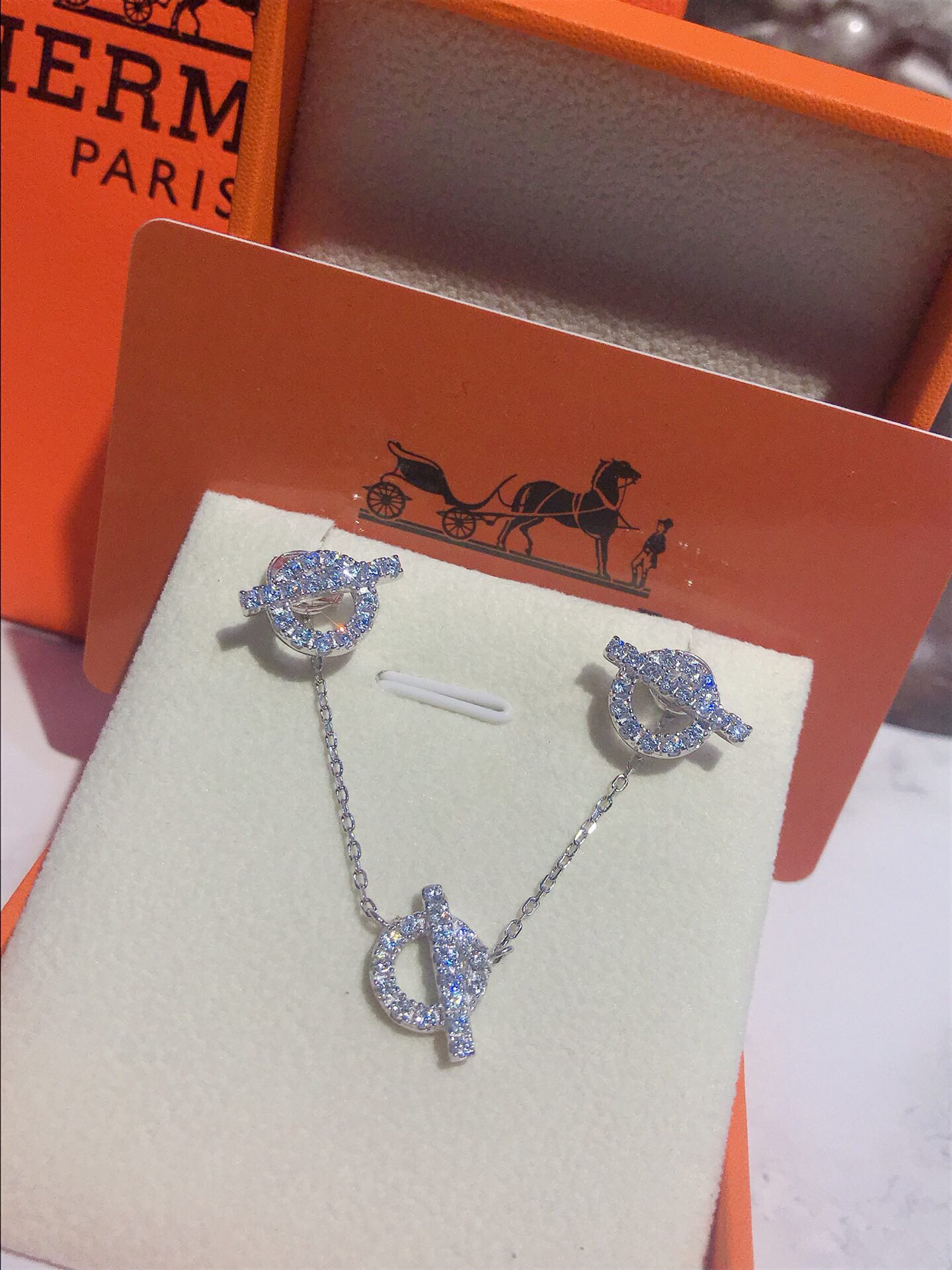 NO:101633,Necklace 108 earring set returns, let’s make exquisite pigs and Nannan, Hermes cute pig nose set, with flying saucer earplug logo, Hermes necklace, hermes, necklace19860909项链108耳钉套装回货 一起来做精致的猪猪囡囡啦 爱马仕可爱猪鼻子套装 配飞碟耳塞logo,爱马仕项链,hermes,necklace,Jewelry