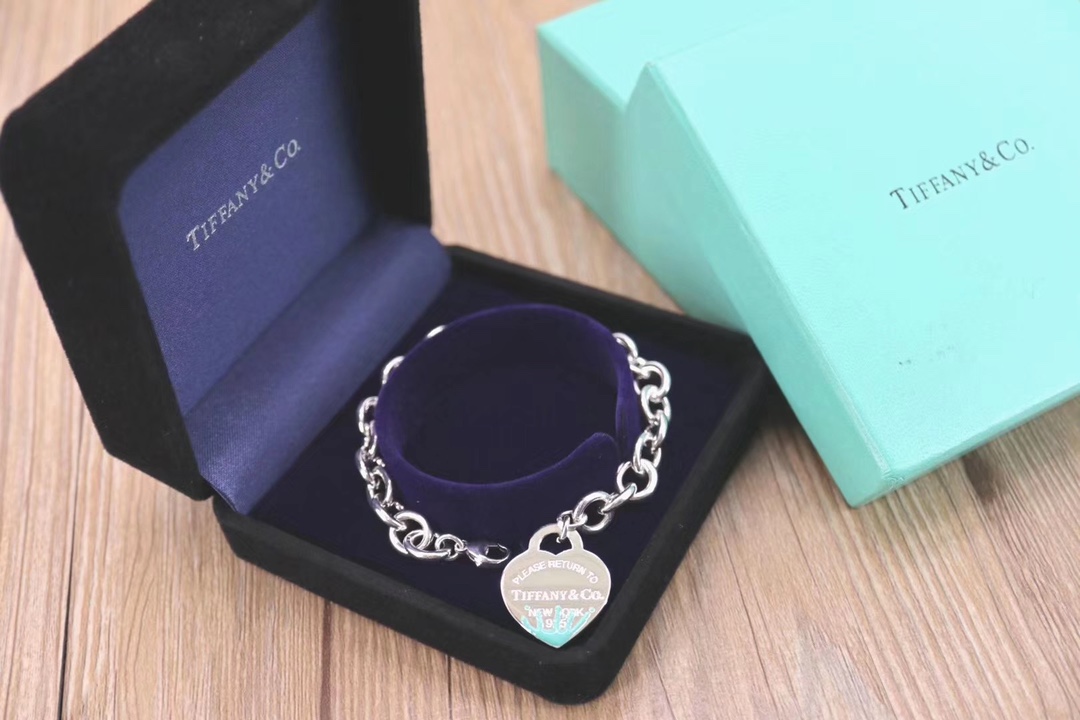 Tiffany & Co. 蒂芙尼Tiffany & Co. 珐琅心型泼墨手链