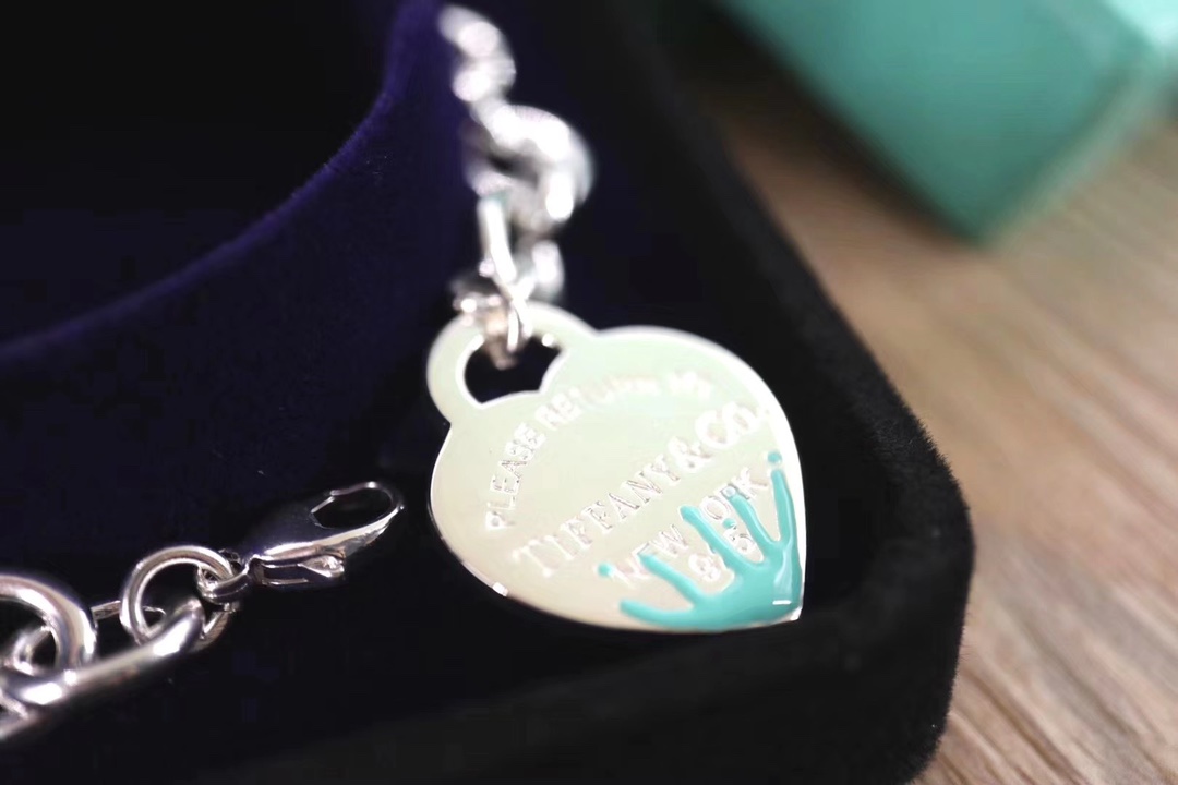Tiffany & Co. 蒂芙尼Tiffany & Co. 珐琅心型泼墨手链
