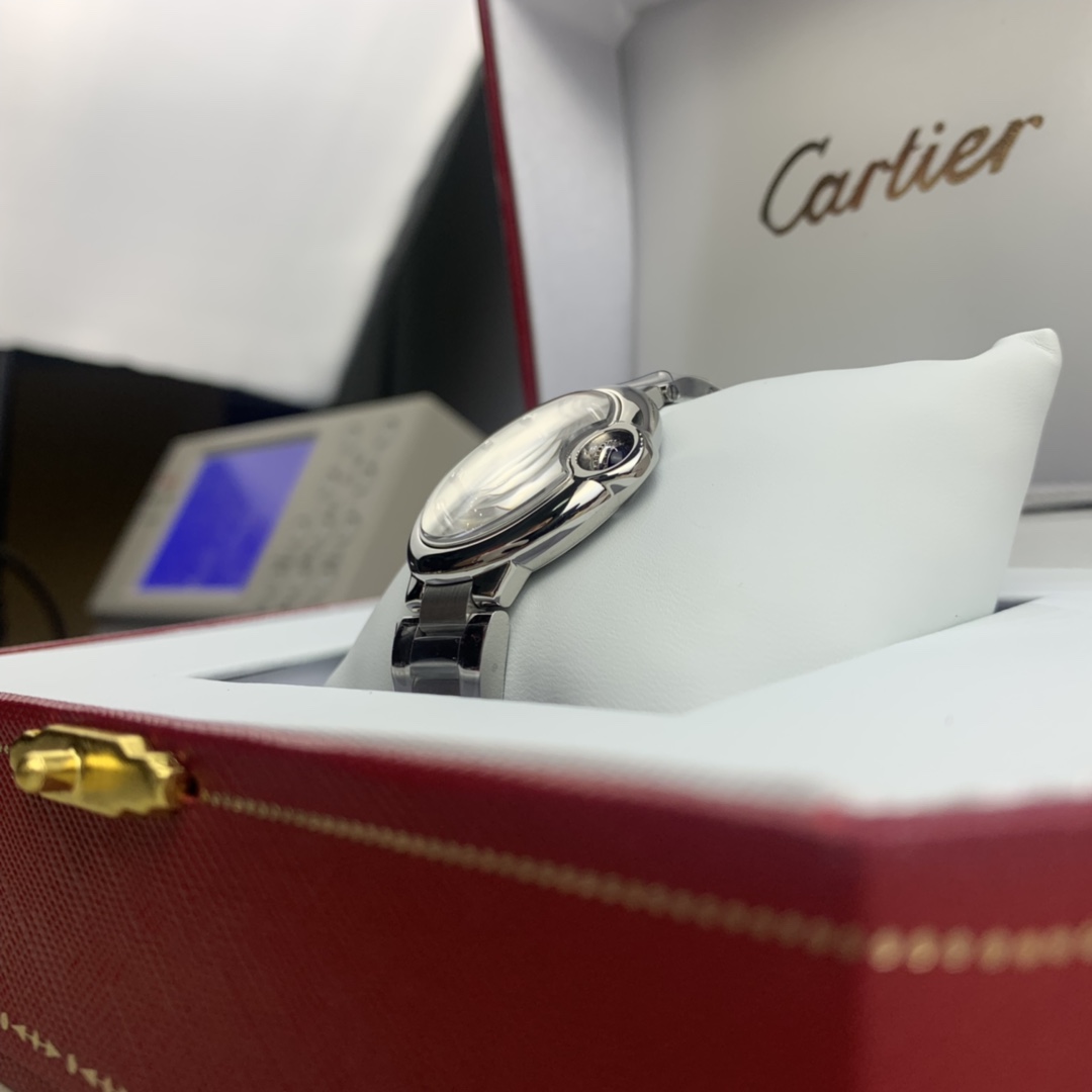 Cartier 皇家 卡地亚蓝气球33尺寸女款钻石替代时间腕表