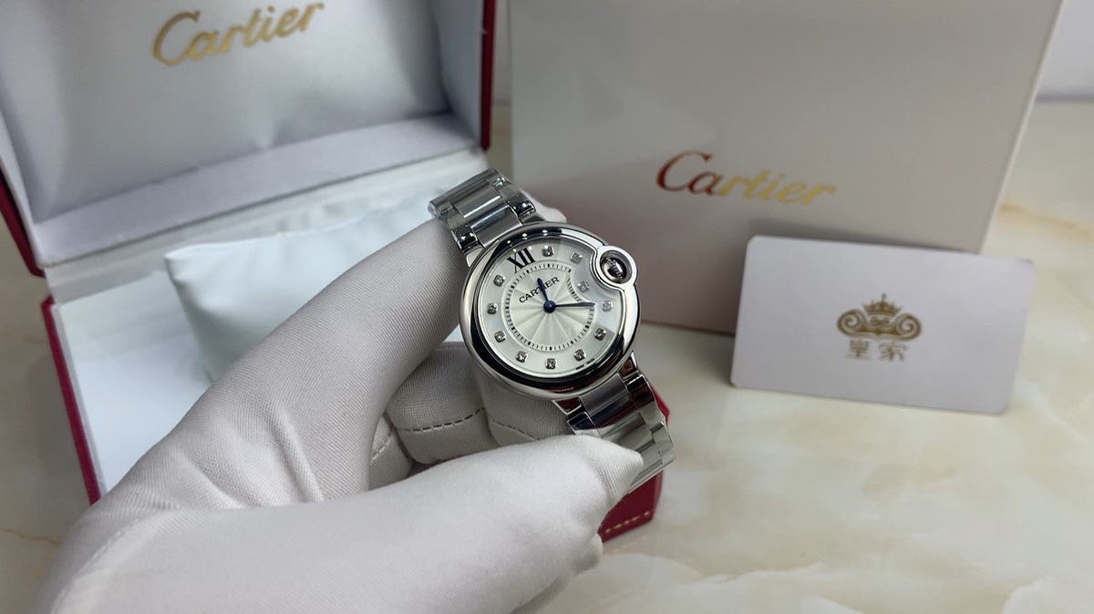 Cartier 皇家 卡地亚蓝气球33尺寸女款钻石替代时间腕表视频欣赏