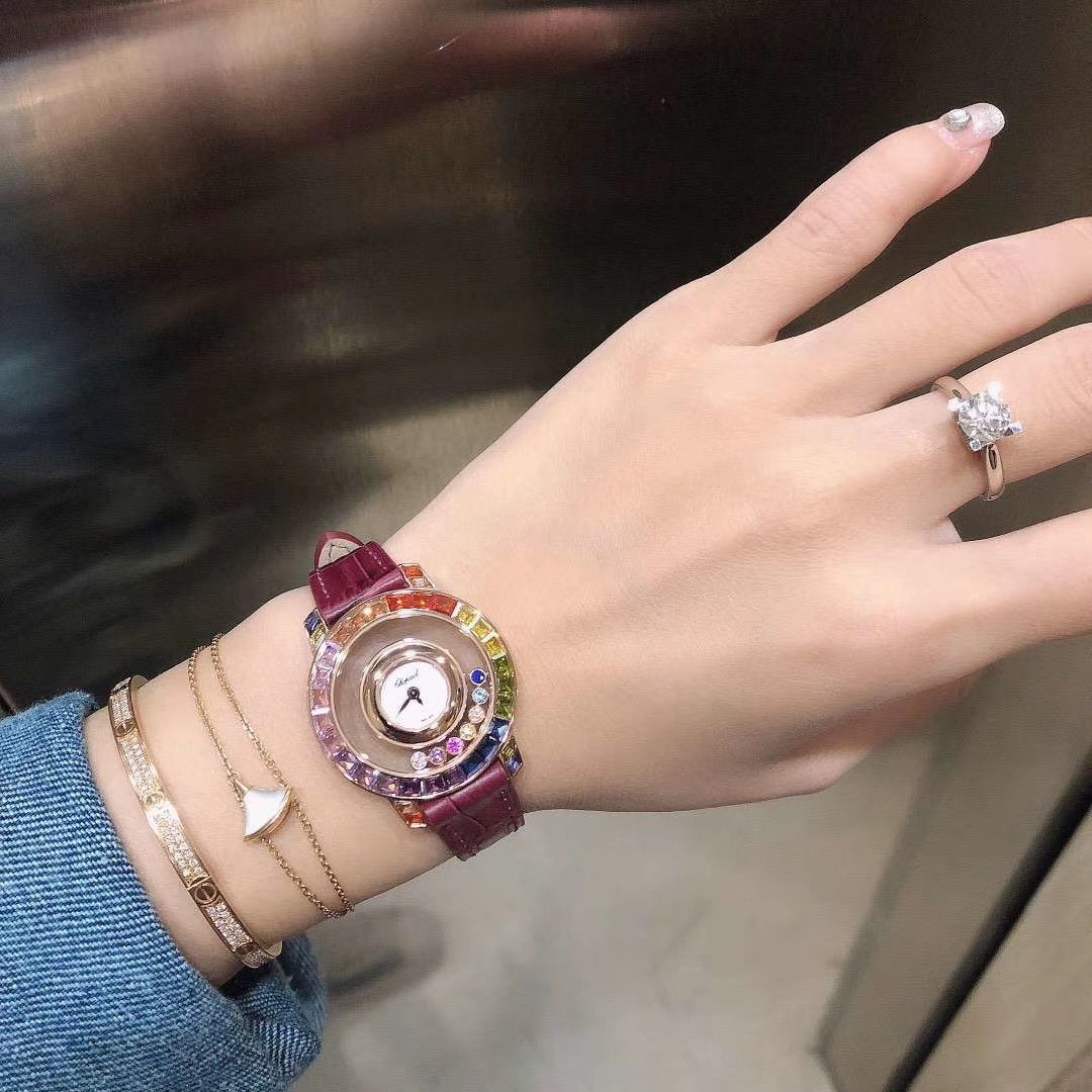 Chopard 萧邦彩虹钻震撼来袭 快乐钻一直是女表中的翘楚 对这个系列的创意一直中毒很深