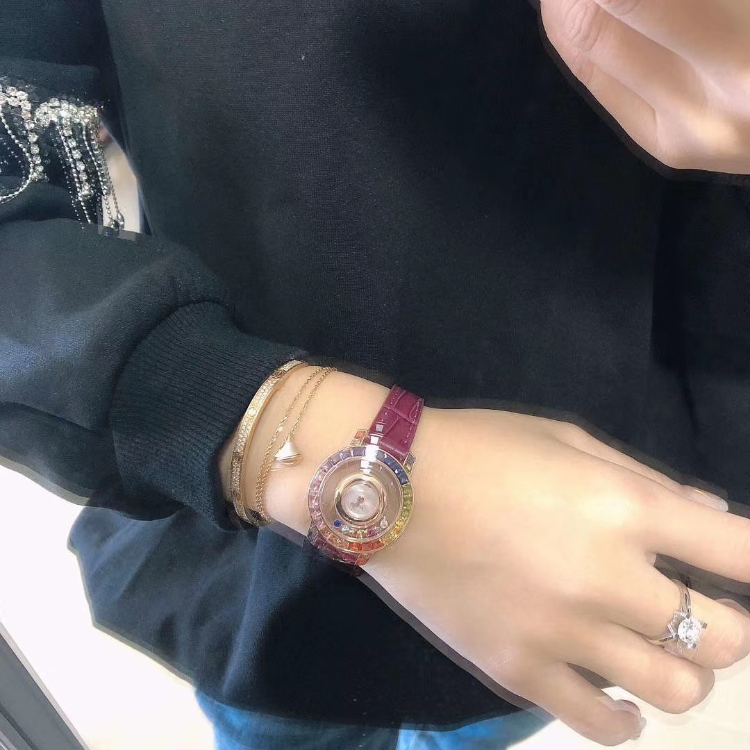 Chopard 萧邦彩虹钻震撼来袭 快乐钻一直是女表中的翘楚 对这个系列的创意一直中毒很深