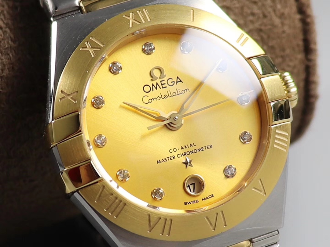Omega 欧米茄第五代星座系列 29mm 作为星座大改款 独特的表扣按钮能随意调节表带长度2mm