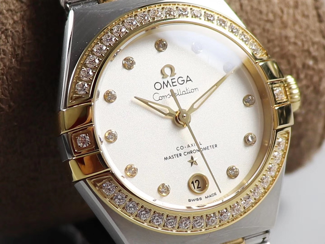 Omega 欧米茄第五代星座系列 29mm 作为星座大改款 独特的表扣按钮能随意调节表带长度2mm