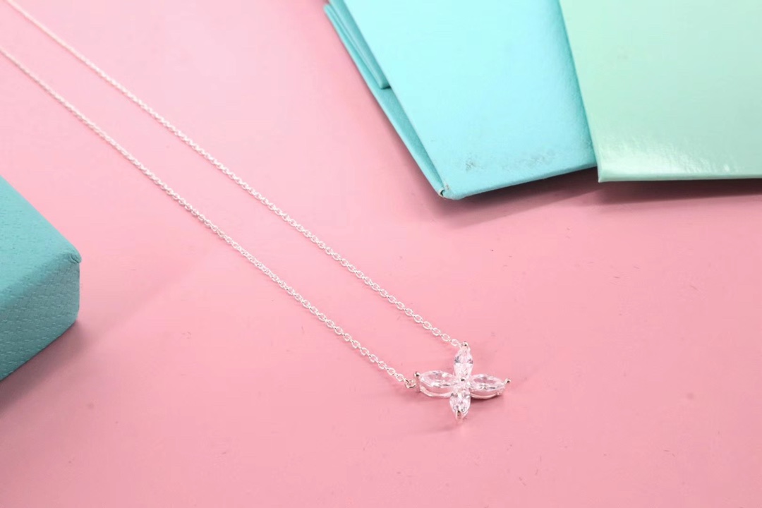 Tiffany & Co. Tiffany&Co. 简约四叶草 锁骨项链