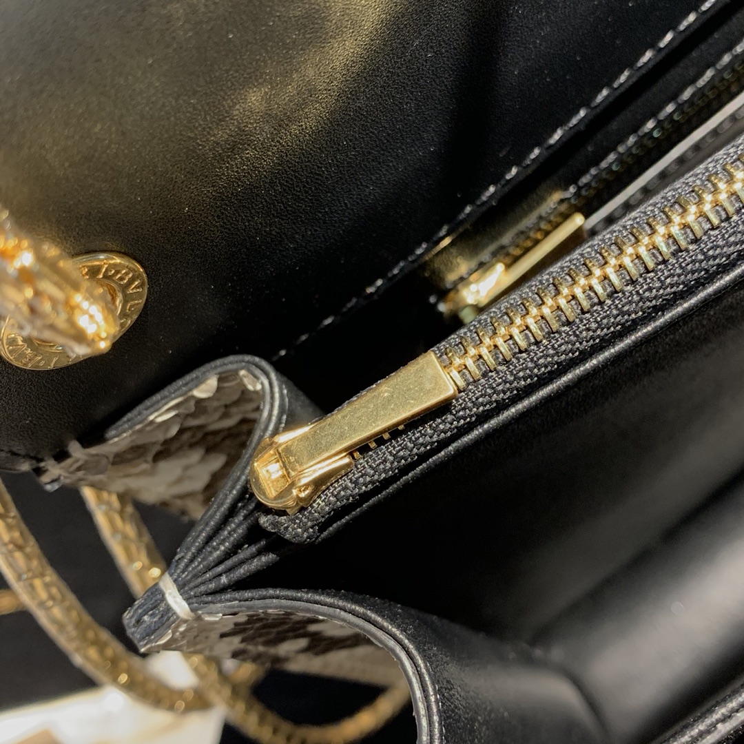 BVLGARI宝格丽蟒蛇皮单肩包288620