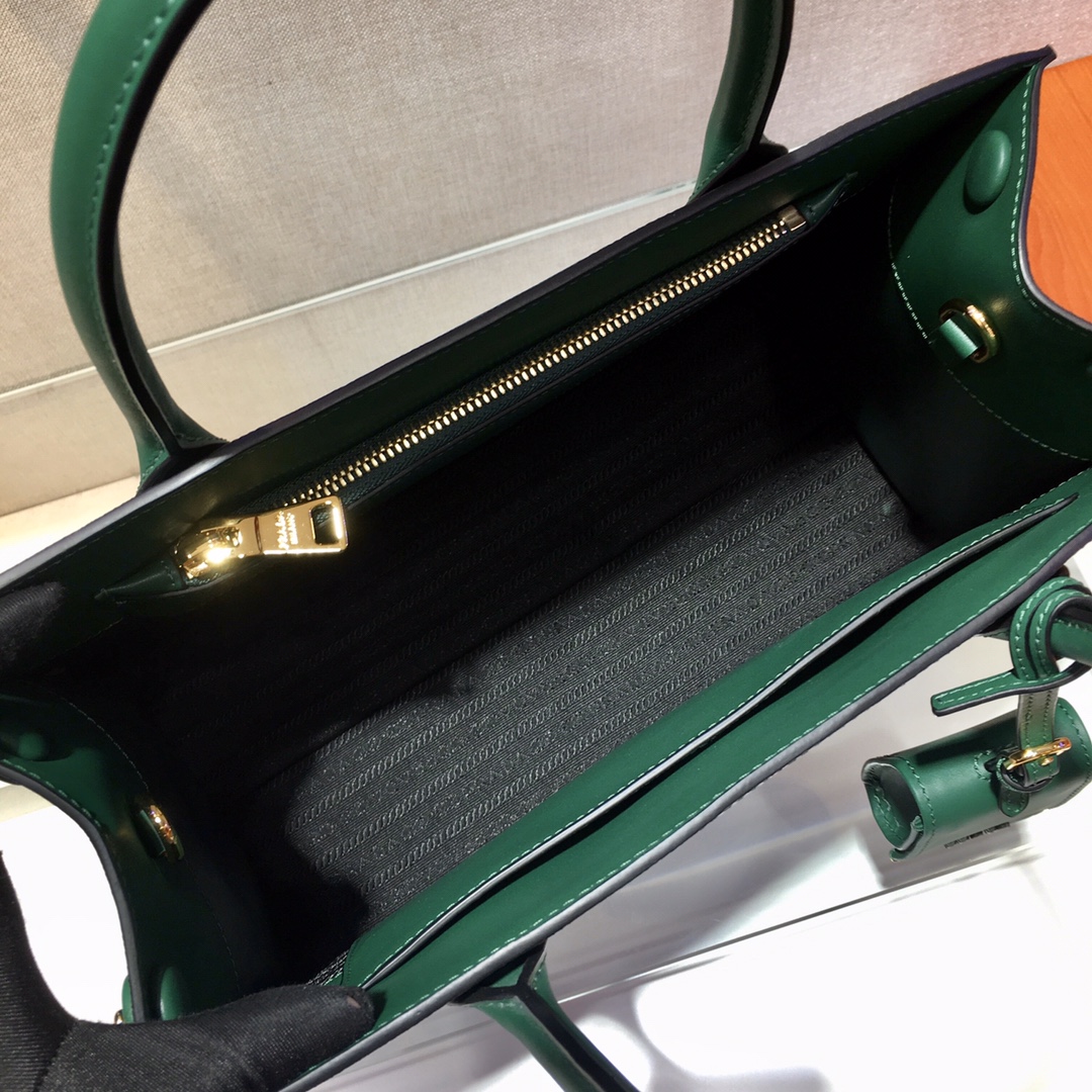 PRADA普拉达进口粗十字牛皮手提包1BA155