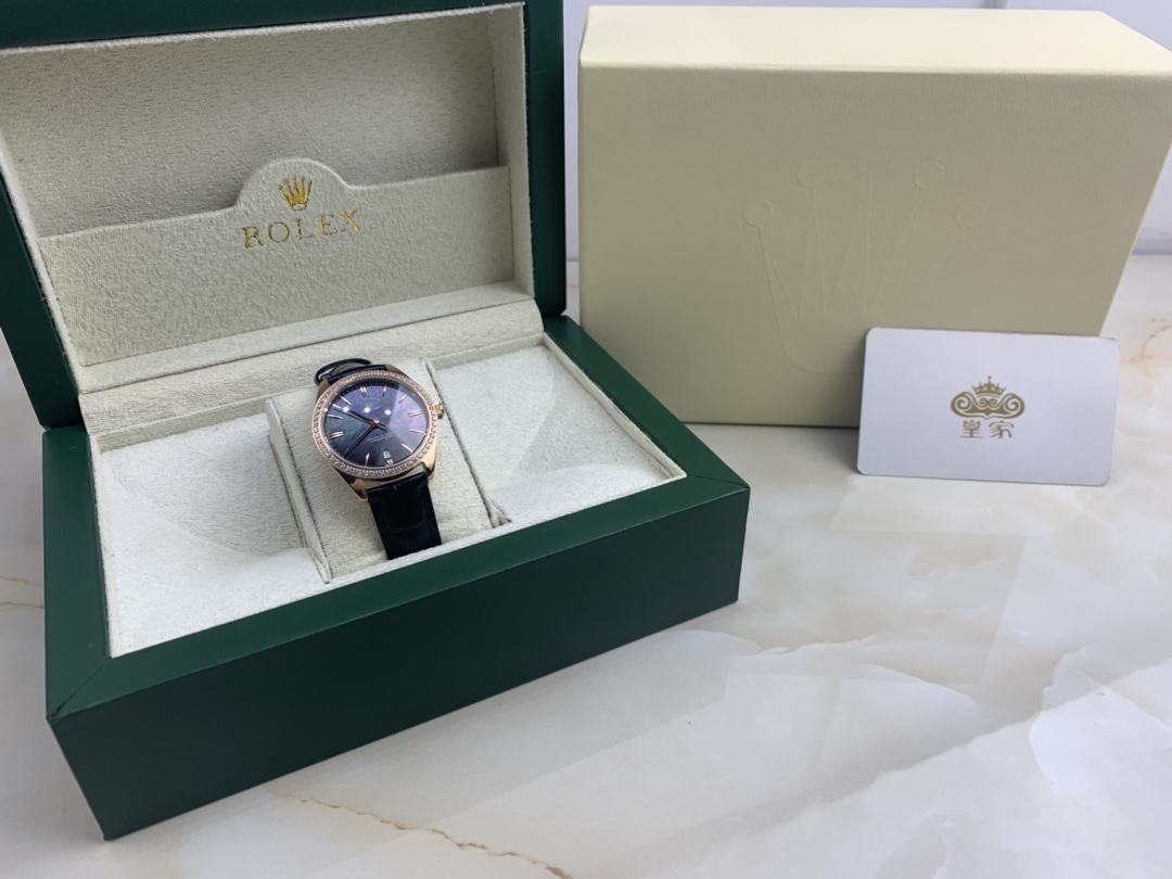 Omega 皇家 欧米茄海马女款贝壳面镶钻腕表
