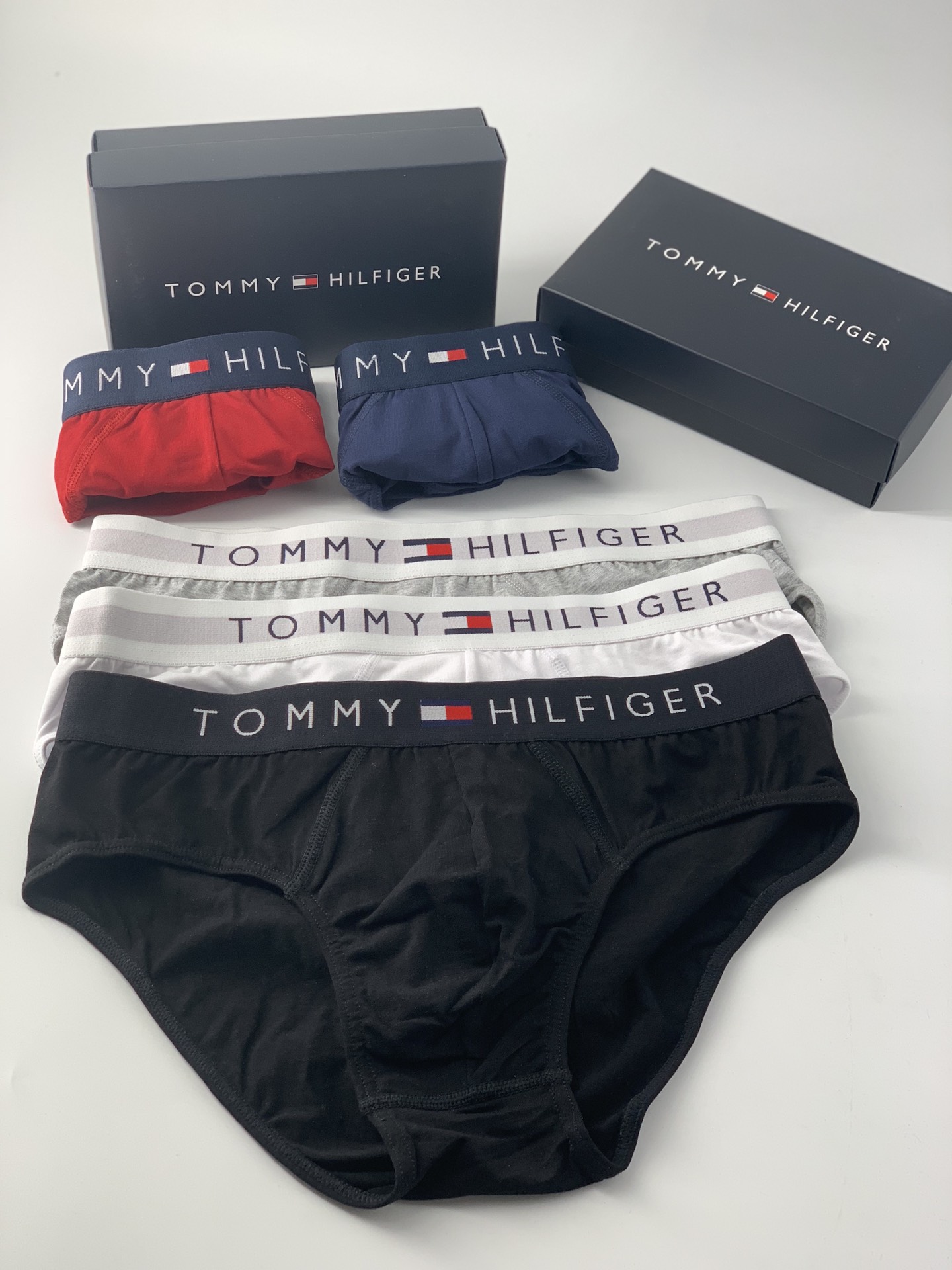 TOMMYHilfiger汤米希尔费