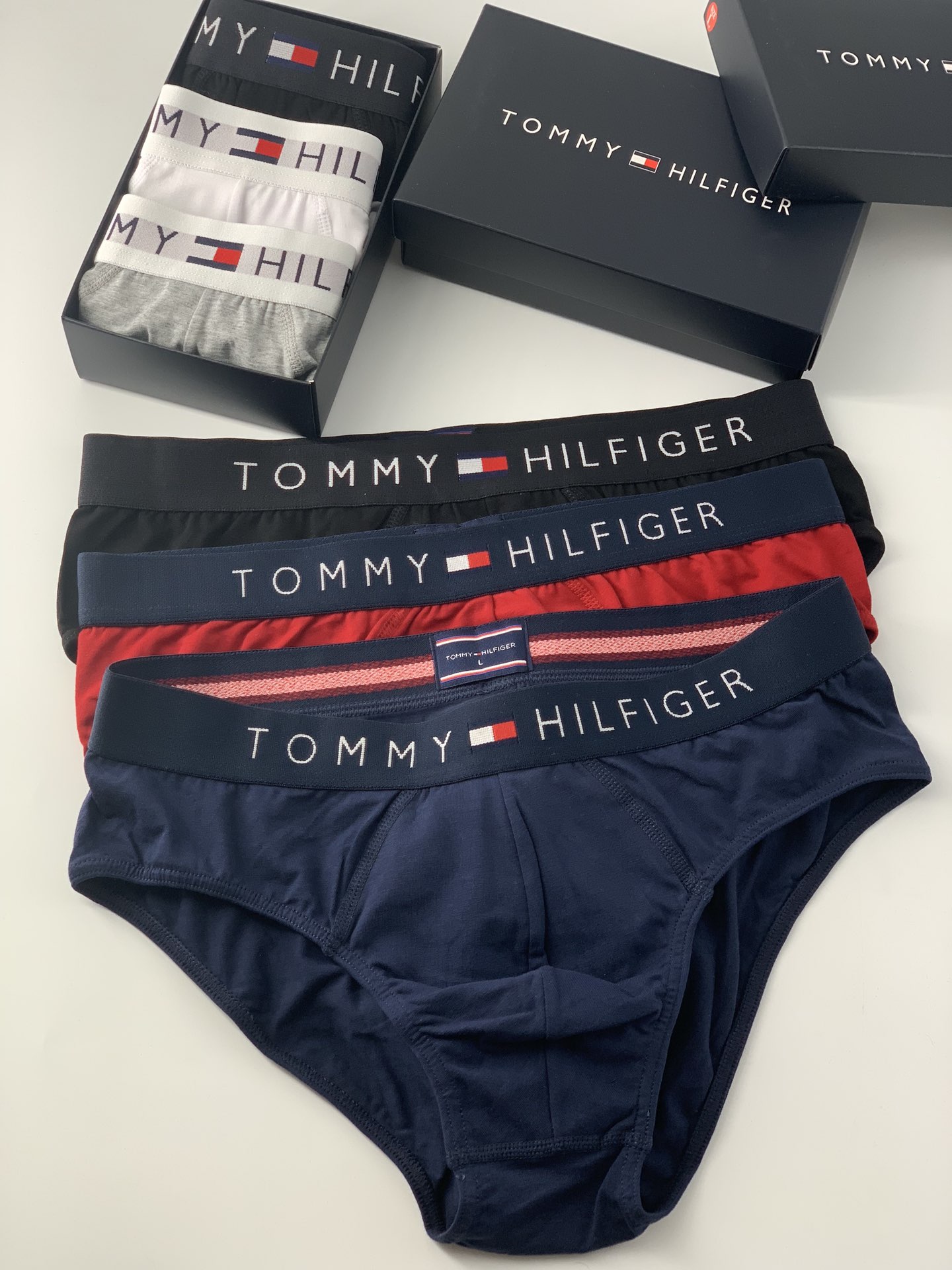 TOMMYHilfiger汤米希尔费