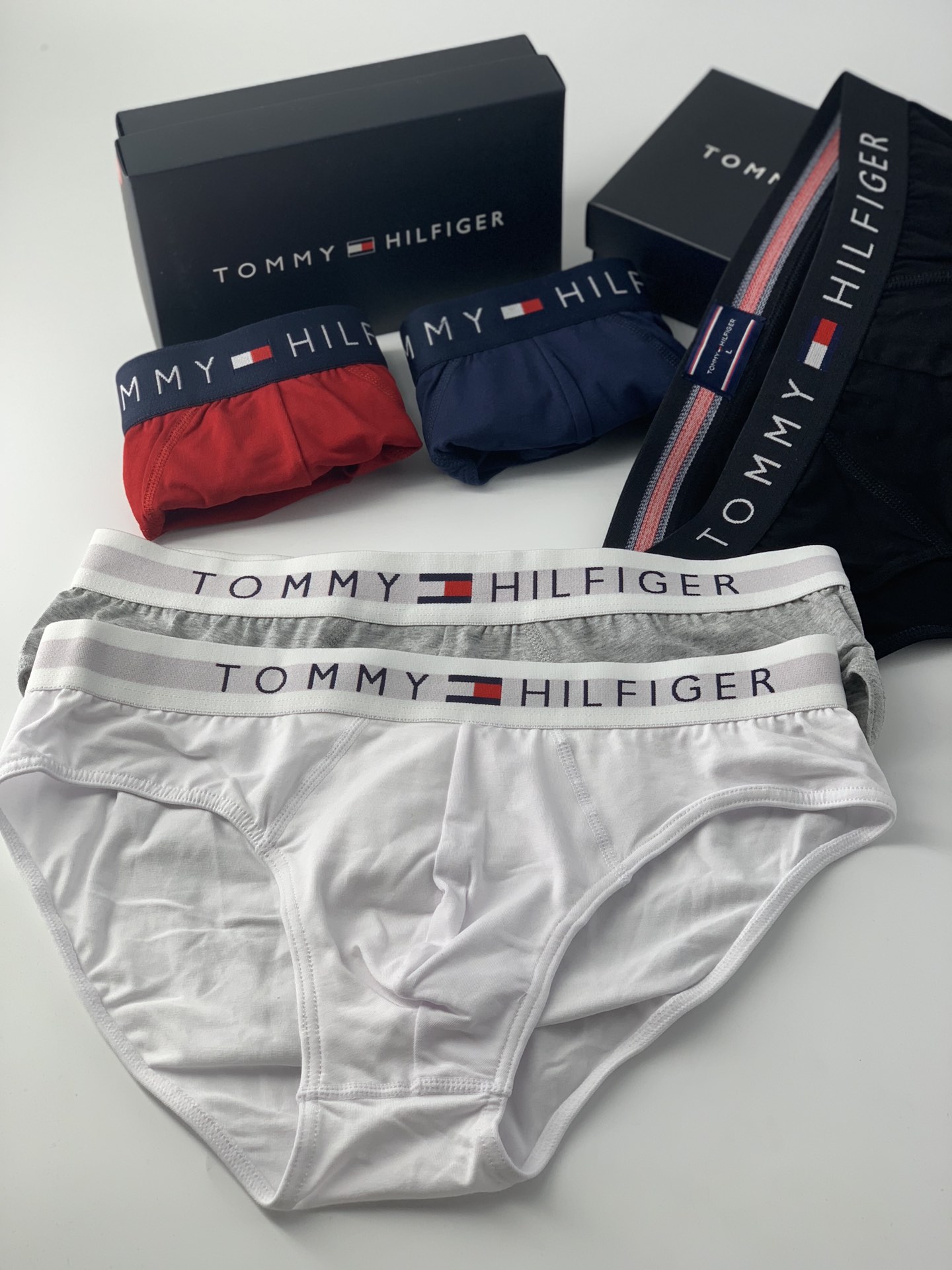 TOMMYHilfiger汤米希尔费