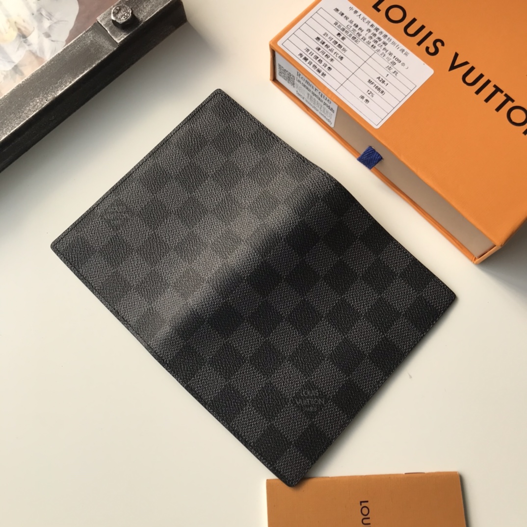 エレガントな旅行証件套 - 多機能デザインと高級感