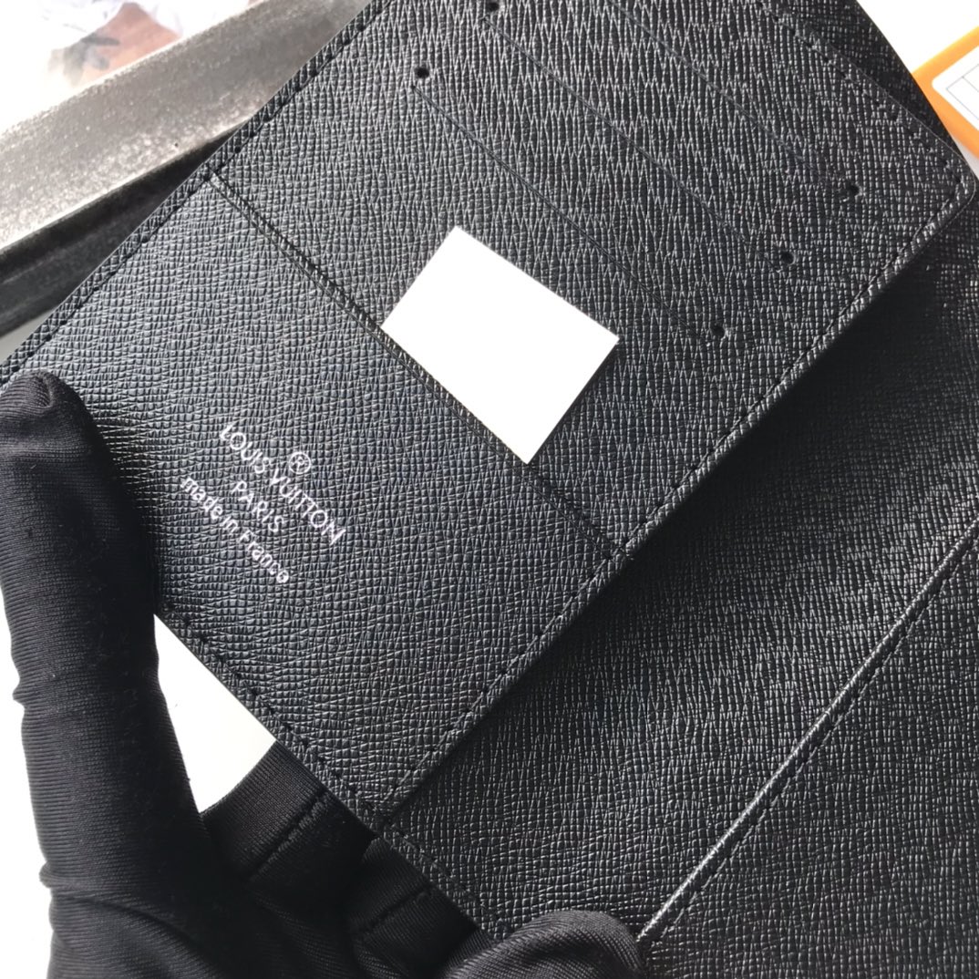 エレガントな旅行証件套 - 多機能デザインと高級感