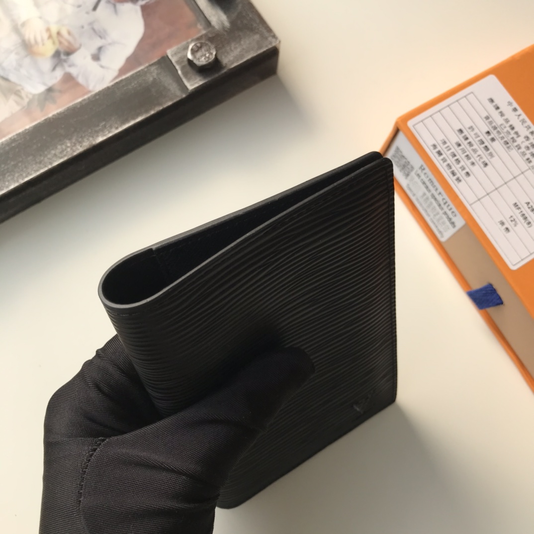 エレガントな旅行証件套 - 厳選された小牛皮製パスポートケース