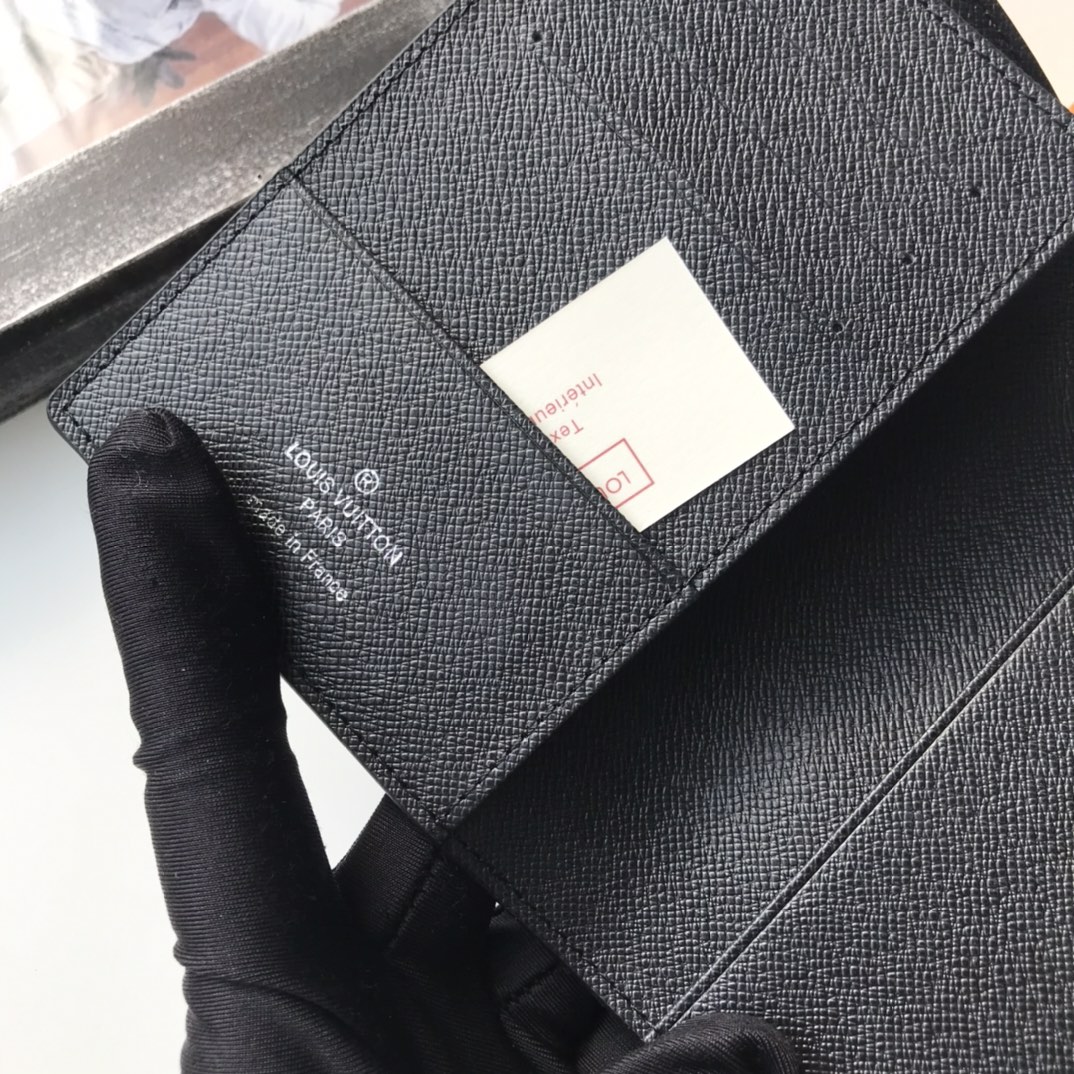 エレガントな旅行証件套 - 厳選された小牛皮製パスポートケース