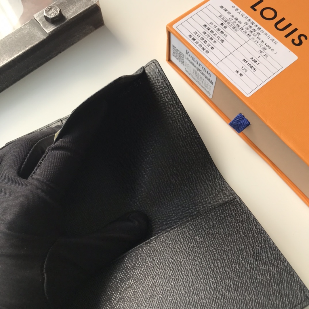 エレガントな旅行証件套 - 厳選された小牛皮製パスポートケース