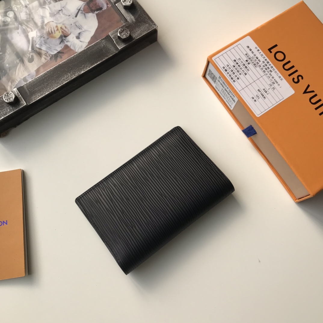 エレガントな旅行証件套 - 厳選された小牛皮製パスポートケース