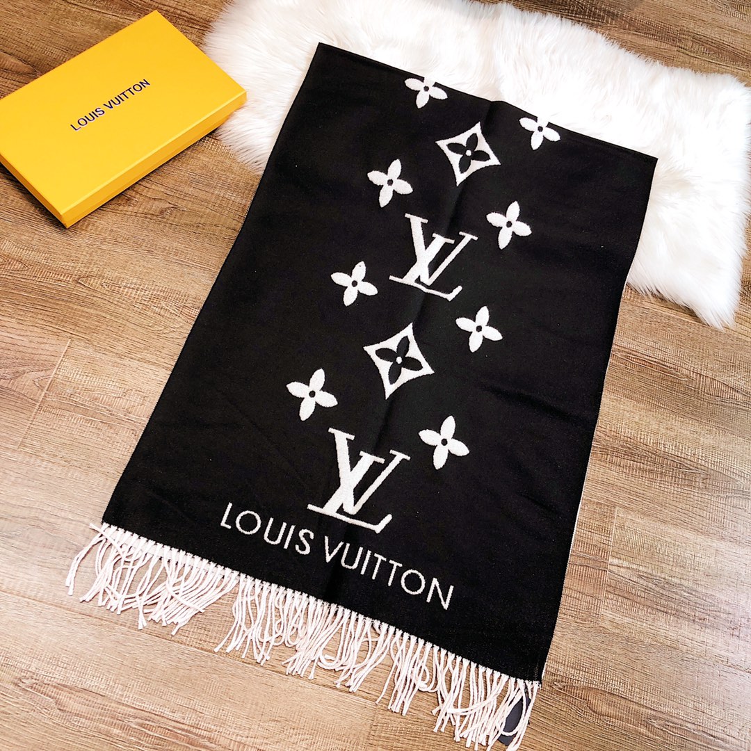 Louis Vuitton Scarf Shawl