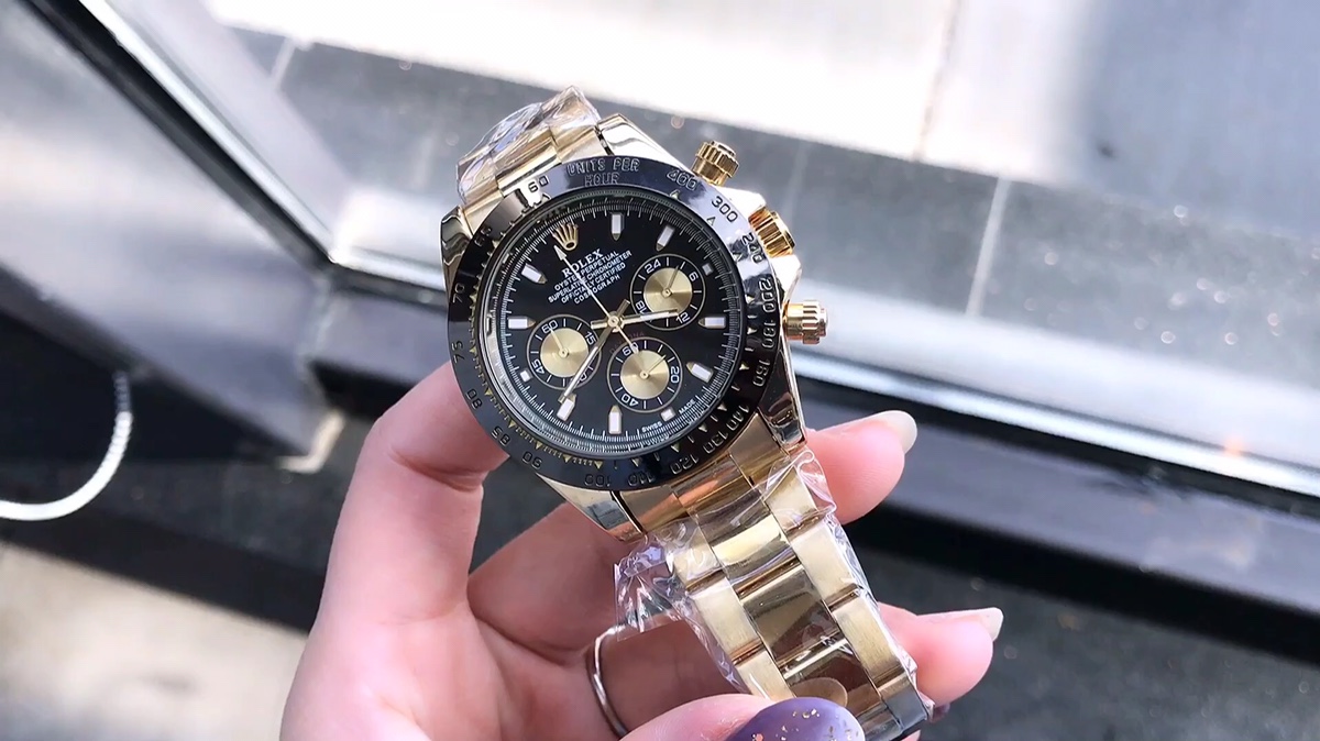 Rolex Daytona Gold-Tone Quartz Watch with Black Dial - 41mm
