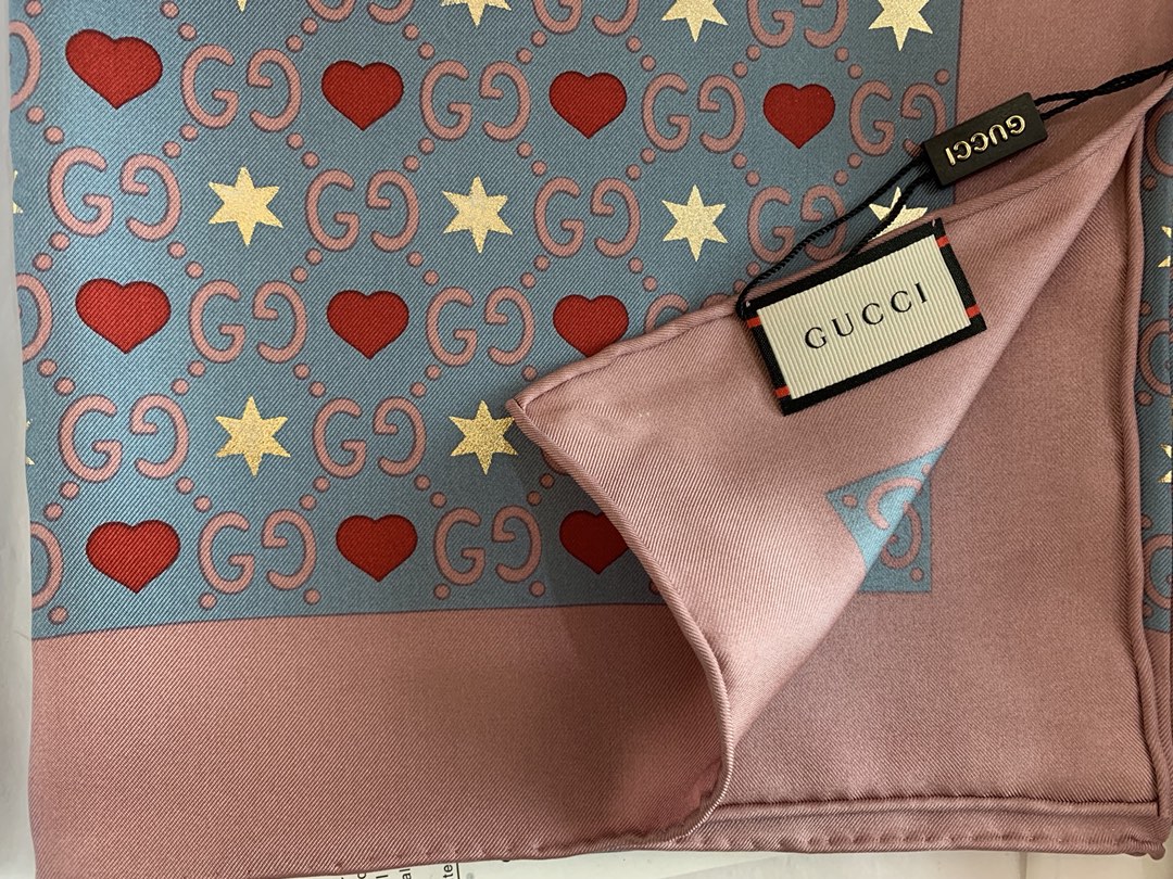 GUCCI古驰心形图案双G字母交织100%真丝围巾