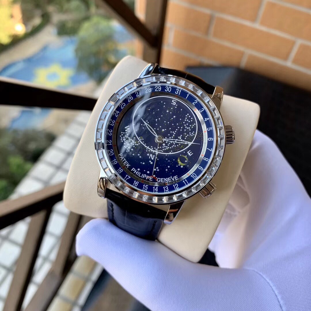NO:336866,Patek Philippe - The ultimate version of the Starry Sky upgrade has upgraded the Galaxy. 6102 6104 super complex function series Geneva Sky series Can you imagine wearing the Starry Sky on your wrist?  This starry sky watch has a unique astrological function. You can enjoy the Geneva sky map on the blue round dial and the golden moon trajectory. It lasts for 20 months. The pearl pylon transformed from Citizen 8217 in Japan is as sensible as the genuine product. The moon on the dial will automatically change according to the full moon in the sky. The sapphire glass in the front and rear of the case adopts advanced technology to increase the refraction light of the glass, making the dial look more transparent. It seems that there is no feeling of glass. The back cover and glass are also concave like genuine product. Break the back cover and glass parallel to the glass. The gems at the 6-character case and strap are connected by Swarovski technology. It supports gem inspection, 4-character head adjustment time, calendar, moon disk, adjust the starry sky disk rotation, top quality,,,swarovski,patek philippe19860909百达翡丽-星空升级终极版升级了银河系 6102款6104款超级复杂功能系列日内瓦苍穹系列你可想象把星空佩戴在腕上吗？这款星空腕表独具特别星象功能,蓝色圆表盘上就能欣赏日内瓦苍穹图,还有金色月球运行轨迹,熬时20个月 采用日本西铁城8217改造而成的珍珠陀,和正品一样机心 表盘上的月亮会根据天空的月亮月满圆月蚀弯的情况自动变化 表壳前后蓝宝石玻璃采用先进技术处理让玻璃折射光提高,让表盘看起来更加通透 似乎没有玻璃的感觉 后盖和玻璃也采用和正品一样凹型 打破传统手表后盖和玻璃平行,白光表壳在6字位表壳和表带连接处的宝石采用施华洛世奇工艺 支持宝石检验,4字把头调时间,日历,月亮盘 ,调星空盘转动,顶级 精品,,,swarovski,patek philippe,Watch