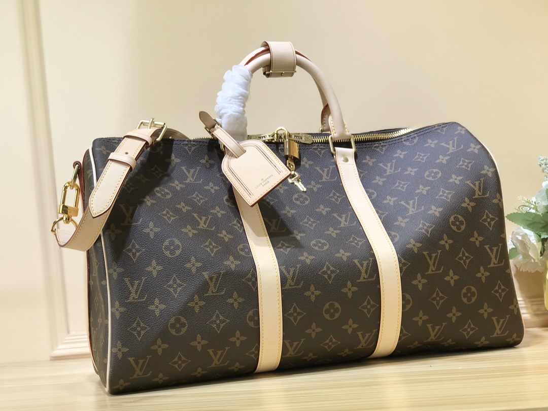 NO:581664,Top original order M41418 Presbyopic Keeall is a classic in the Louis Vuitton travel bag series. This large Keeall is made of Monogram canvas, with a detachable leather shoulder strap and a detachable leather ID holder. Dimensions 45.0 x 27.0 x 20.0 cm 6417065,, louis vuitton19860909顶级原单M41418 老花 Keeall是路易威登旅行袋系列中的经典.这个大号Keeall以Monogram帆布为袋身,配以可拆卸式皮肩带和一个可拆卸式皮证件套. 尺寸45.0 x 27.0 x 20.0 厘米 6417065,,louis vuitton,Bag