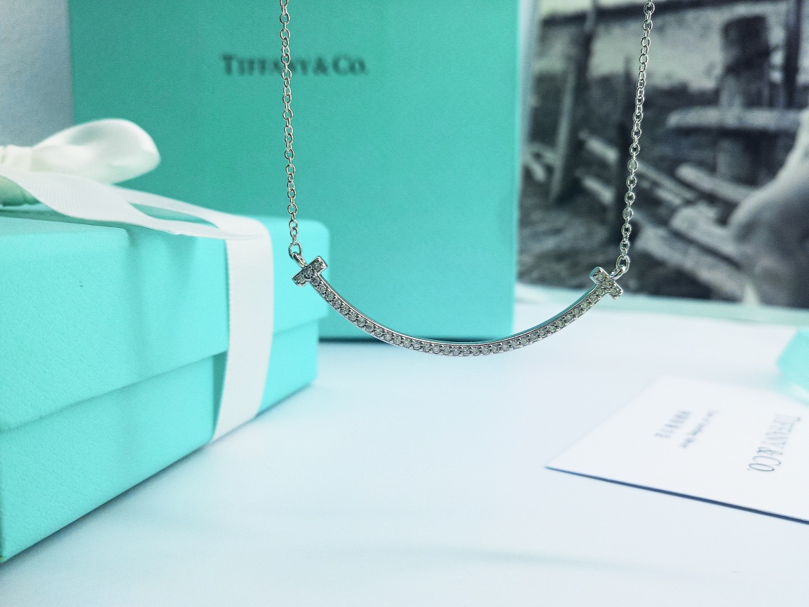 NO:361098,Tiffany medium diamond-set smiley face necklace, simple and fashionable temperament, internet celebrity, same style, gift for girlfriend, Tiffany necklace, tiffany, necklace19860909蒂芙尼中号镶钻微笑笑脸项链 简约时尚气质网红同款送女友礼物,蒂芙尼项链,tiffany,necklace,Jewelry