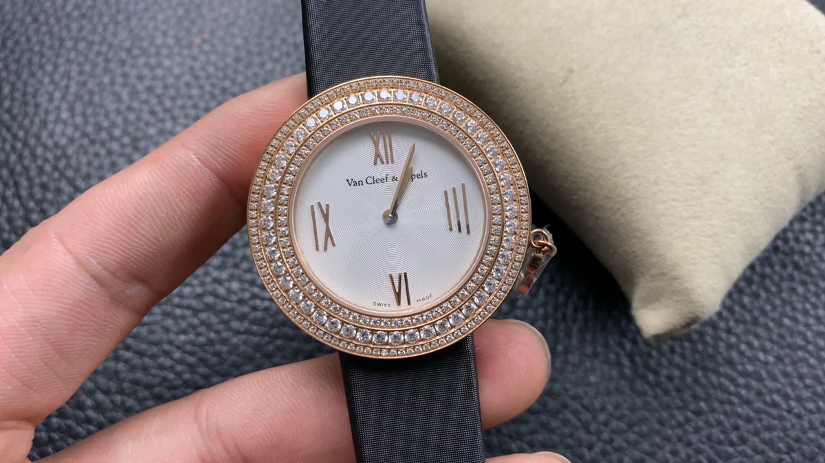 [Van Cleef & Arpels Watches]