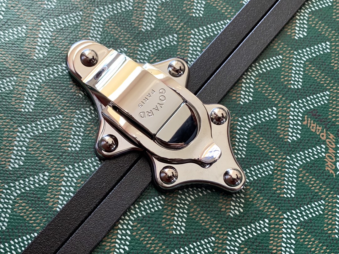 Louis Vuitton Classic Green Monogram Standard travel