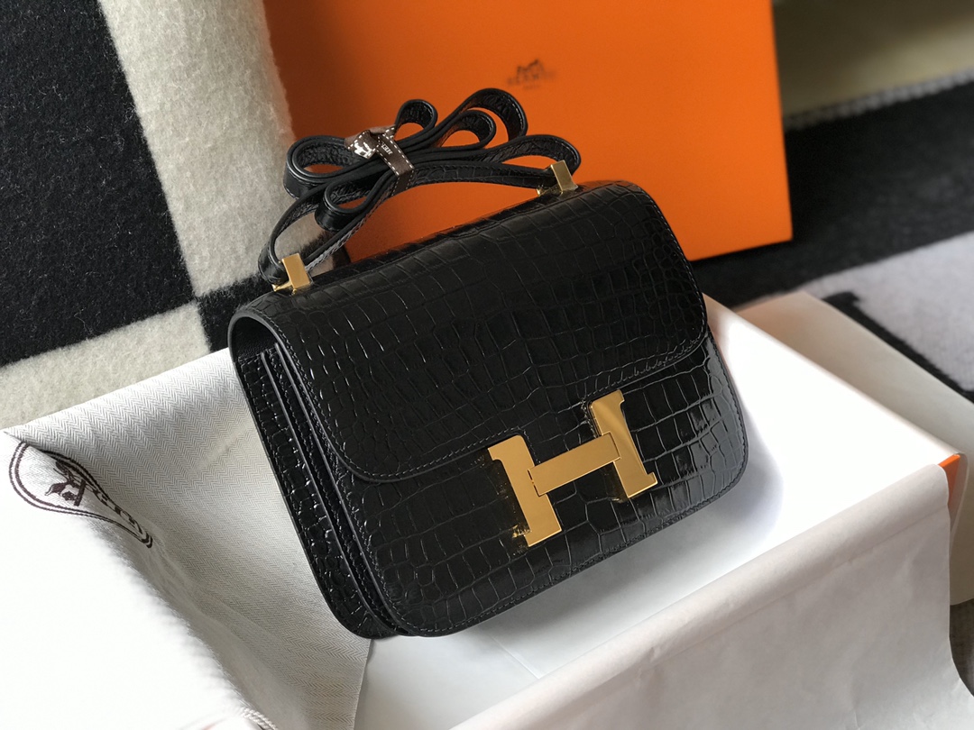 Hermès Constance Alligator Leather Crossbody Bag with Gold Hardware, 18/23cm 4 i1575448977 9208 2