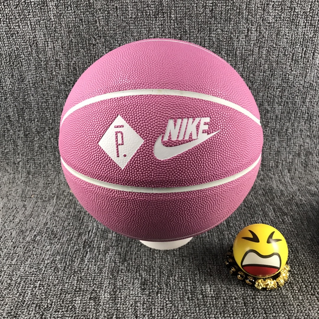 本地自取85   95
耐克【爆款】Nike Lab Versa Tack X Pigalle 联名限量粉色篮球 篮球 粉色 BB9128-638
型号:7号男子篮球
材质:吸湿皮革
供应商：亚马逊渠道商