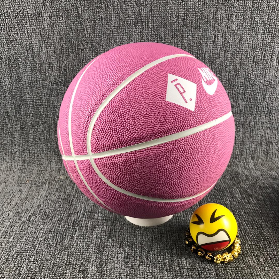 本地自取85   95
耐克【爆款】Nike Lab Versa Tack X Pigalle 联名限量粉色篮球 篮球 粉色 BB9128-638
型号:7号男子篮球
材质:吸湿皮革
供应商：亚马逊渠道商