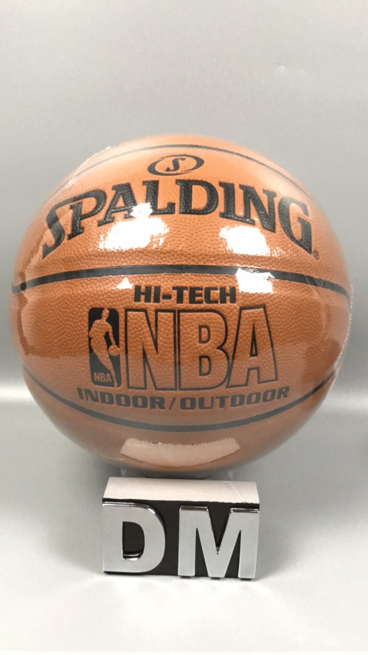 本地现货:130
SPALDING斯伯丁NBA总裁签名款男子7号篮球比赛用标准球
型号:74-600Y  [超磨材质]
系列:经典系列 
规格:7号（标准球 ）
场地:适合室内室外
———————————————
另售：
………………
配件:气筒/球袋/球针/网兜 加10元。
———————————————
斯伯丁单肩球包，另加:25元。
🏀🏀🏀🏀🏀🏀🏀🏀🏀🏀