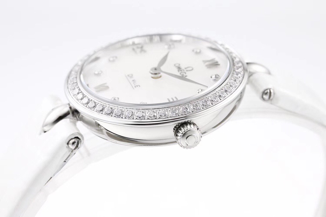 Omega 欧米茄蝶飞系列424.13.27.60.55.001腕表Dewdrop