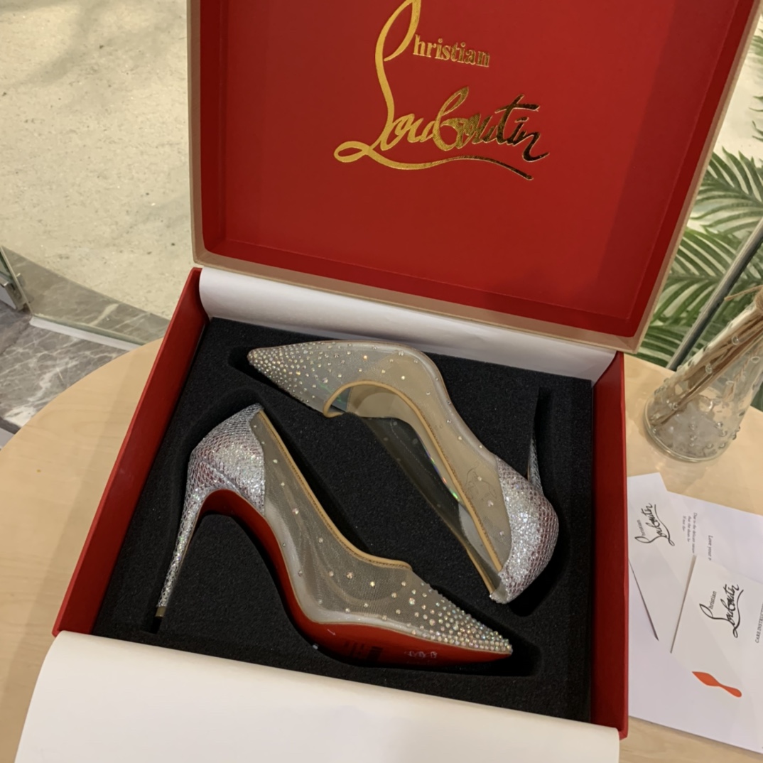 NO:441350,Rhinestone mesh series Silver colored diamonds (custom made without return or replacement) [Material] Original high-density mesh cloth, externally matched with imported super flash 18 cut-in triangle rhinestones, so that the drills are basically not lost!  The flashes can be said to be amazing. The exclusive mold opening material is alloy steel. The original Italian imported AR1 top leather sole has various prices in the market. We believe in the power of quality. We believe in tasteful customers. Number of codes 34-35-35.5-36-36.5-37-37.5-38-39-40-41-42- (34.40.41.42. Half-coded, no return or exchange) Heel high flat sole/6.5CM/8.5CM/10CM Color silver tail color diamond, naked tail color diamond, black tail black diamond, fantasy color color diamond, gold mirror tail gold diamond, apricot suede tail color diamond, single shoes, christian louboutin, Leather soles19860909水钻网纱系列 银配彩钻（定做不退不换）【材质】 原版高密度网布 外搭配进口超闪18个切面倒三角水钻 达到基本不掉钻！ 光闪度可以说十分惊艳 跟独家开模材料是合金钢 原版意大利进口AR1顶级真皮大底 市场各种价格都有,我们相信品质得力量 更相信有品味的客户 码数34-35-35.5-36-36.5-37-37.5-38-39-40-41-42-（34.40.41.42.半码订做,不退换） 跟高平底/6.5CM/8.5CM/10CM 颜色银尾彩钻、裸尾彩钻、黑尾黑钻、幻彩尾彩钻、金镜面尾金钻、杏绒面尾彩钻,单鞋,christian louboutin,Leather soles,Women's Shoes