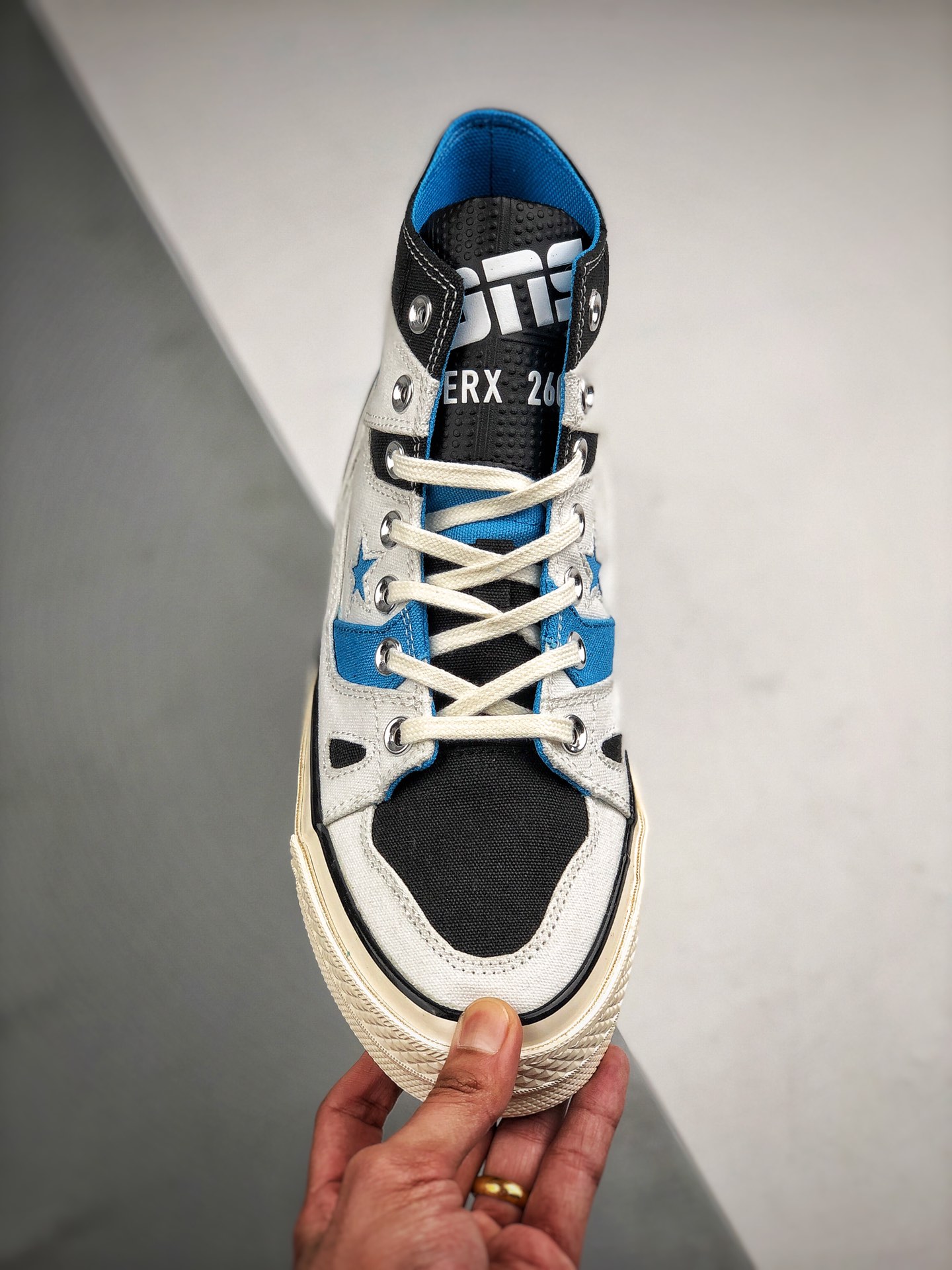 120 Converse Chuck 70 E260 Hi   将篮球鞋 ERX260 和品牌历史最悠久的 Chuck 70 鞋型合二为一