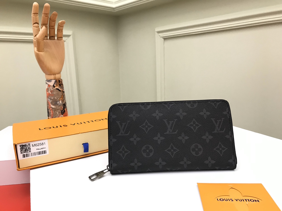 NO:671916,[Top Original Order] M62581 Black Flower Zippy Organizer zipper wallet made of classic Monogram canvas. It is extremely compact and compact in shape, combining fashionable design and practical functionality. The wrap-around zipper opening brings together a series of practical functional elements, such as multiple credit card slots, zippered coin compartments and large ticket pockets. Size: 21.0x12.0cm, packaging: with packaging box, LV wallet, Louis Vuitton, wallets19860909【顶级原单】M62581黑花由经典Monogram帆布裁制而成的Zippy Organizer拉链钱夹,极为紧致小巧的造型,兼具设计时尚感与实用功能性.环绕式拉链开合,汇集一系列实用功能元素,如多个信用卡插槽、拉链硬币隔层与大号机票口袋.尺寸:21.0x12.0cm,包装:配包装盒,,LV钱包,louis vuitton,wallets,欧美剧