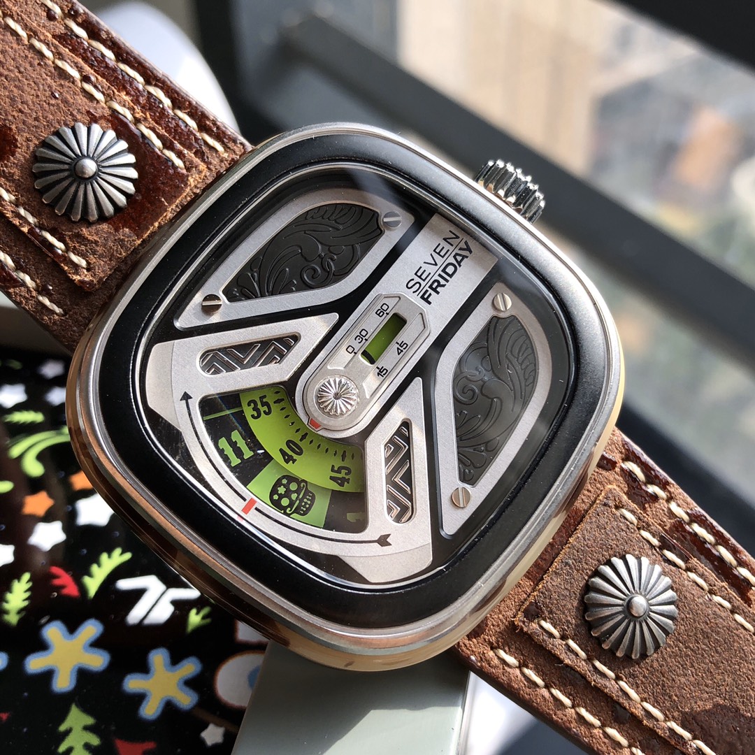 Часы SevenFriday