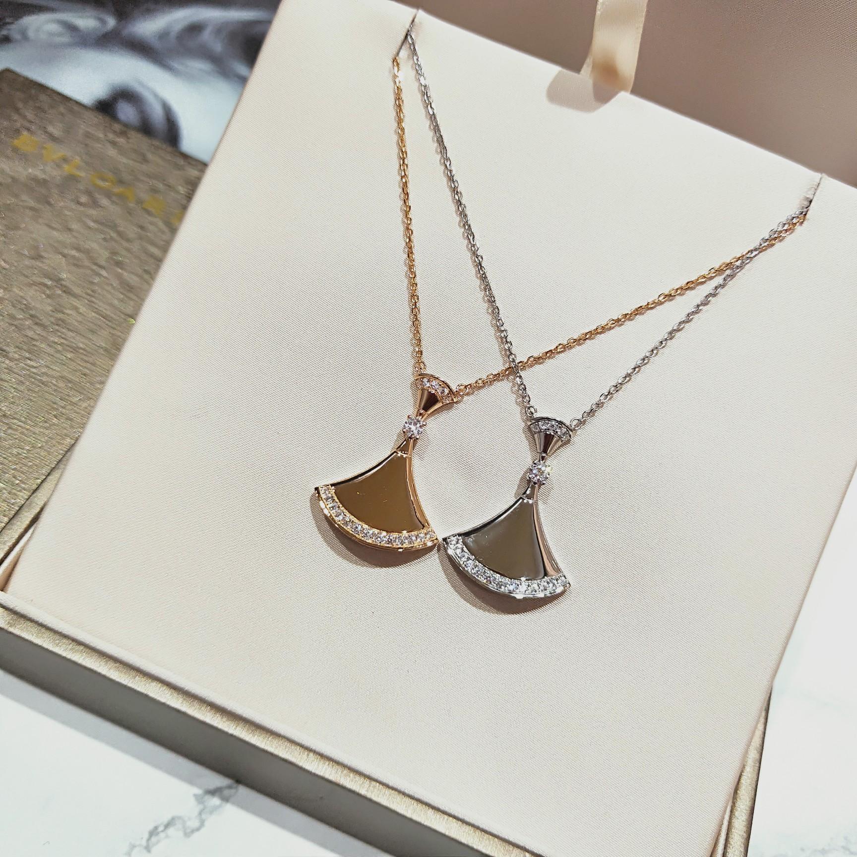 NO:634284,Baojia DIVAS real-life shooting, developed according to z, perfect details, spot platinum 88260, Cartier high-end jewelry19860909宝家DIVAS实物拍摄 按z开发 细节完美 现货白金88260,,卡迪亚高端饰品,Jewelry