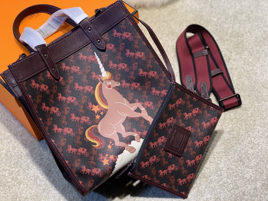 Dooney And Bourke Handbag/shoulder Bag