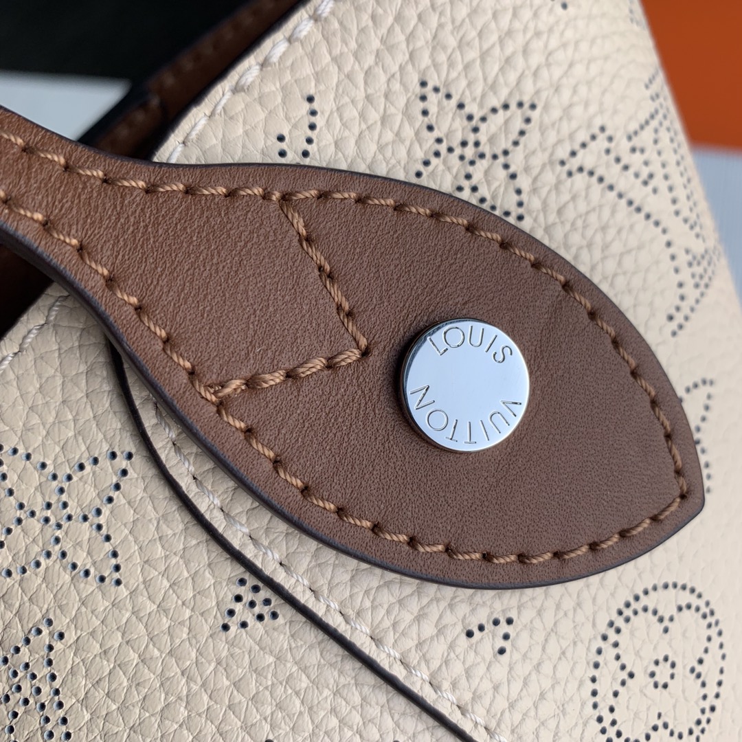 Louis Vuitton LV Hina bag M51950奶白色