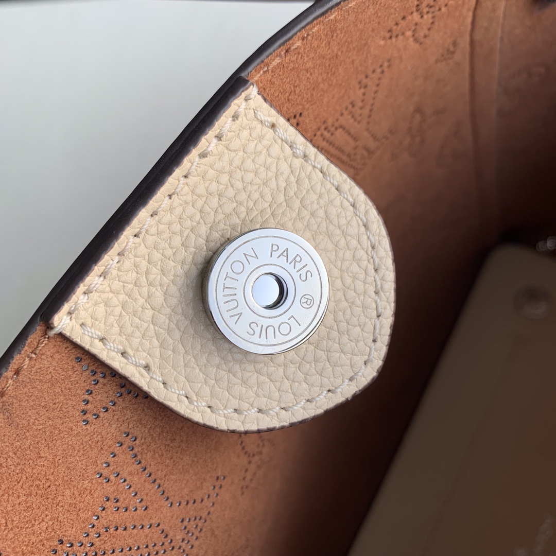 Louis Vuitton LV Hina bag M51950奶白色