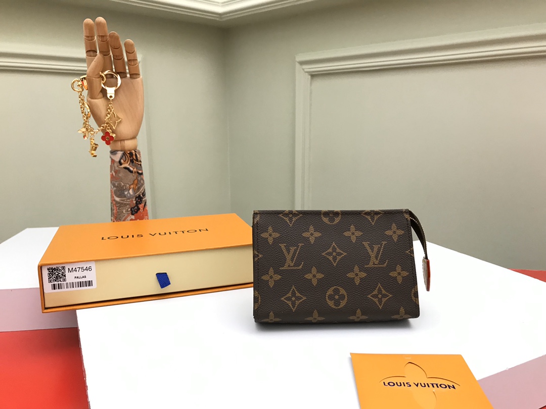 NO:672209,[Top original order] M47546 small Monogram canvas toilet bag, small and exquisite, the lining is made of washable material, the side adopts crotch design, small but practical. Size: 15.0x10.0x4.5cm, packaging: with packaging box, LV wallet, louis vuitton, wallets19860909【顶级原单】M47546小号Monogram帆布盥洗袋,小巧玲珑,衬里采用可水洗质料制造,侧面采用接裆式设计,小巧却实用.尺寸:15.0x10.0x4.5cm, 包装:配包装盒,,LV钱包,louis vuitton,wallets,欧美剧