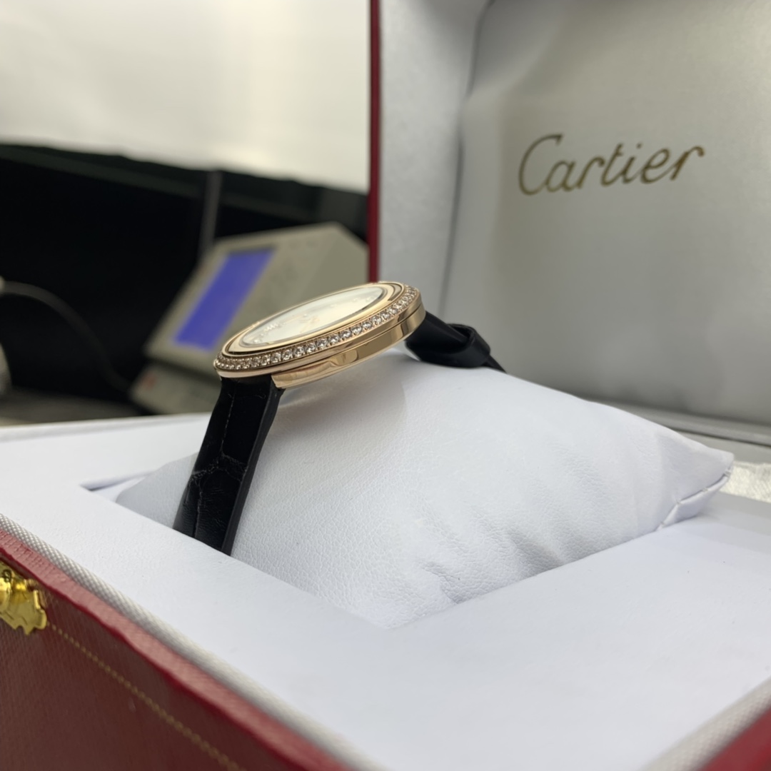 Piaget 皇家 伯爵三圈一圈镶钻女表，非常特别的设计