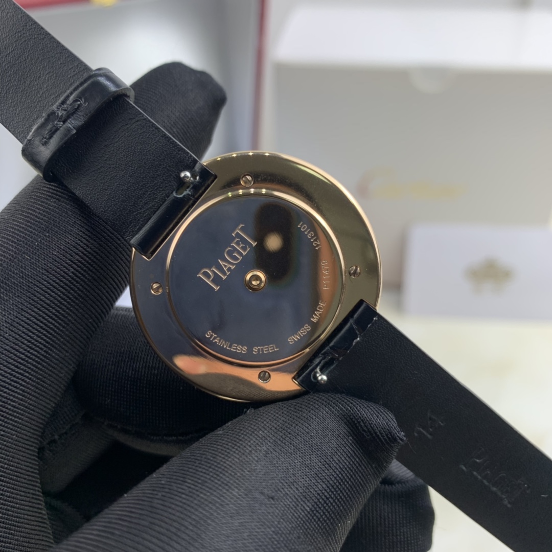 Piaget 皇家 伯爵三圈一圈镶钻女表，非常特别的设计