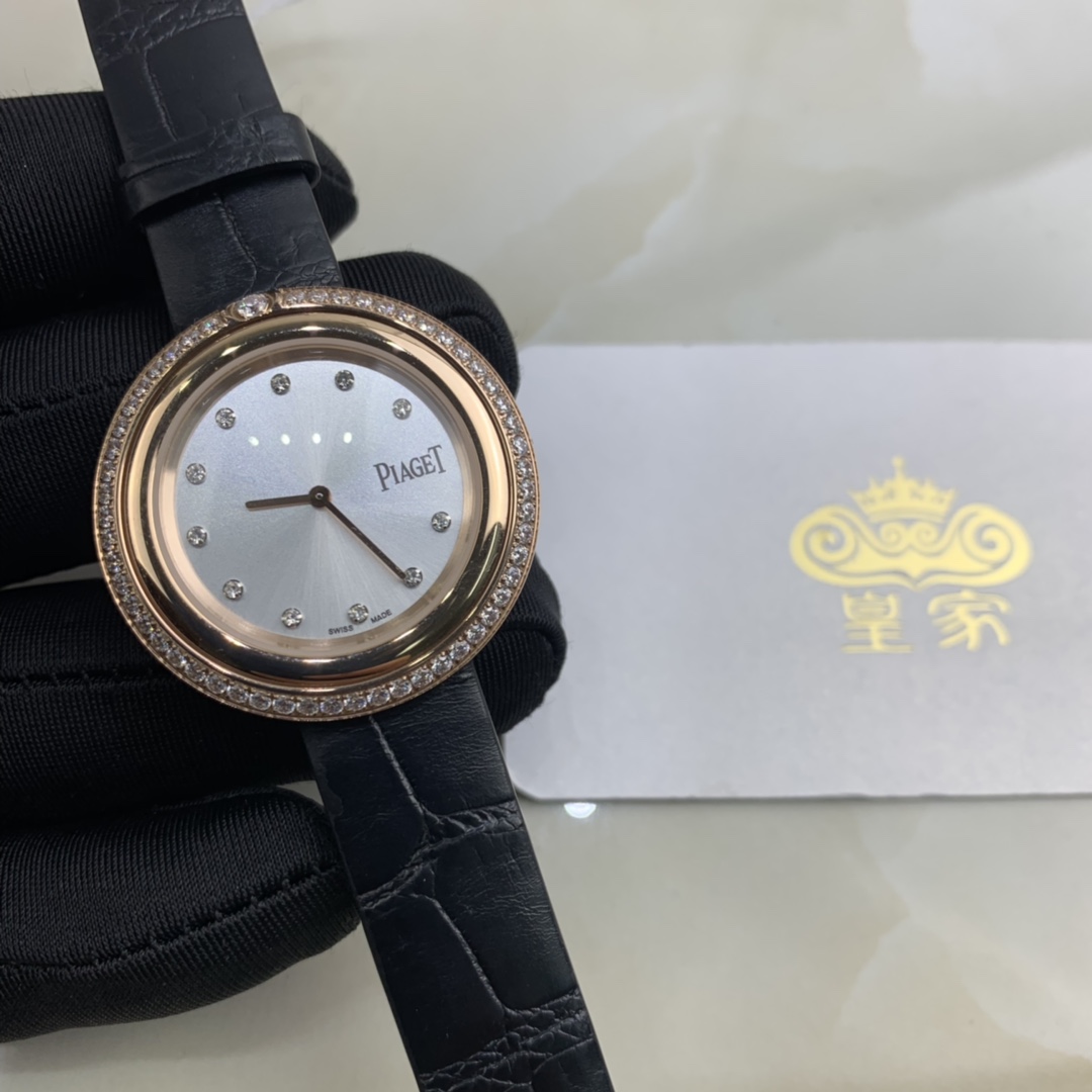 Piaget 皇家 伯爵三圈一圈镶钻女表，非常特别的设计