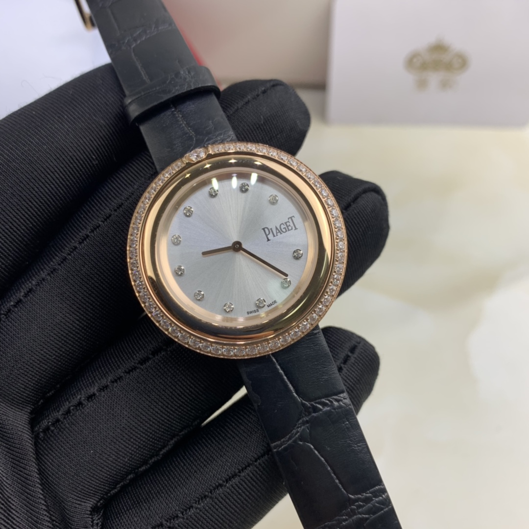 Piaget 皇家 伯爵三圈一圈镶钻女表，非常特别的设计